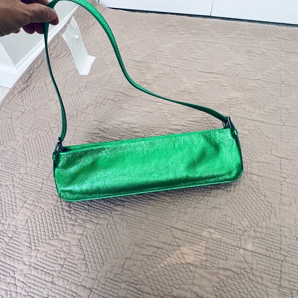 By Fair Dulce Long Metallic Leather Shoulder Bag green - Picture 10 of 16